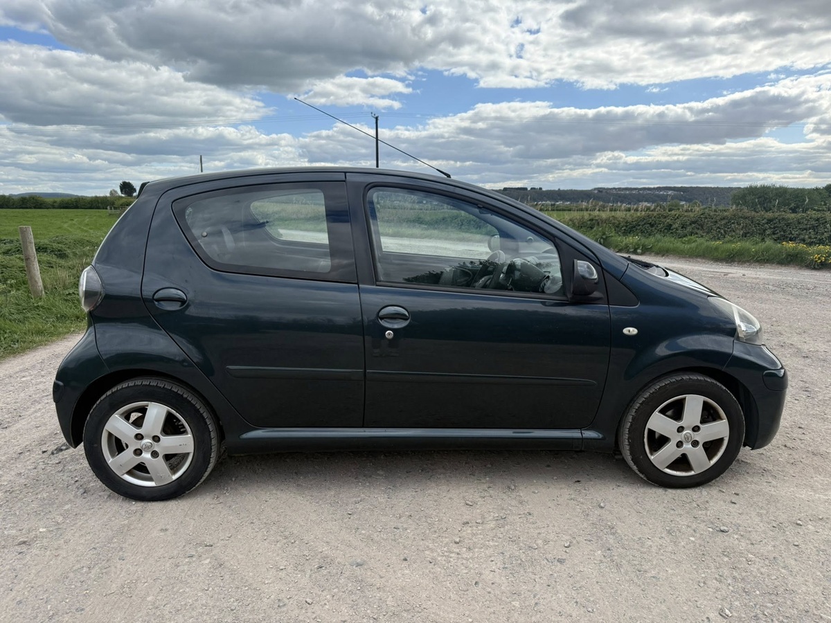 								Toyota Aygo Ice 1.0 full									