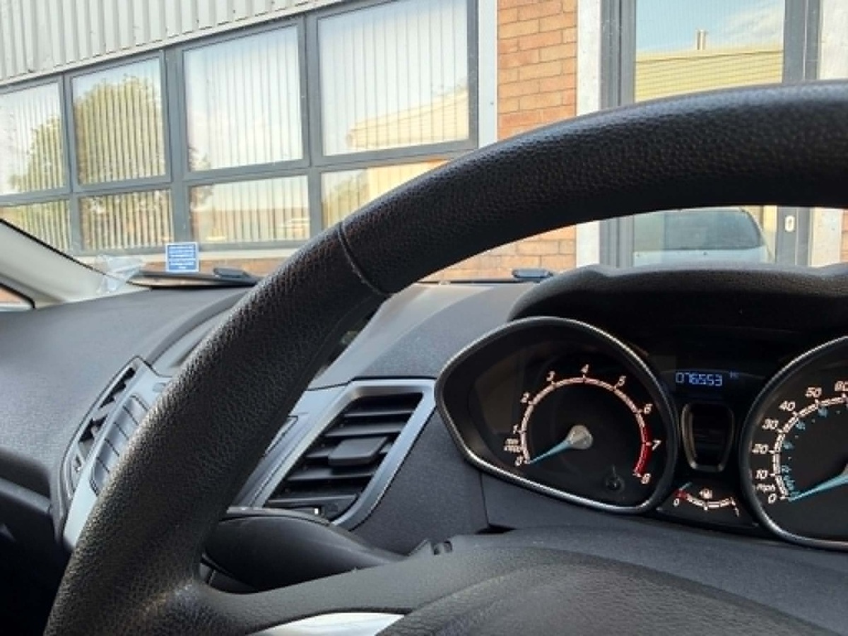 								Ford Fiesta Style 1.25 full									