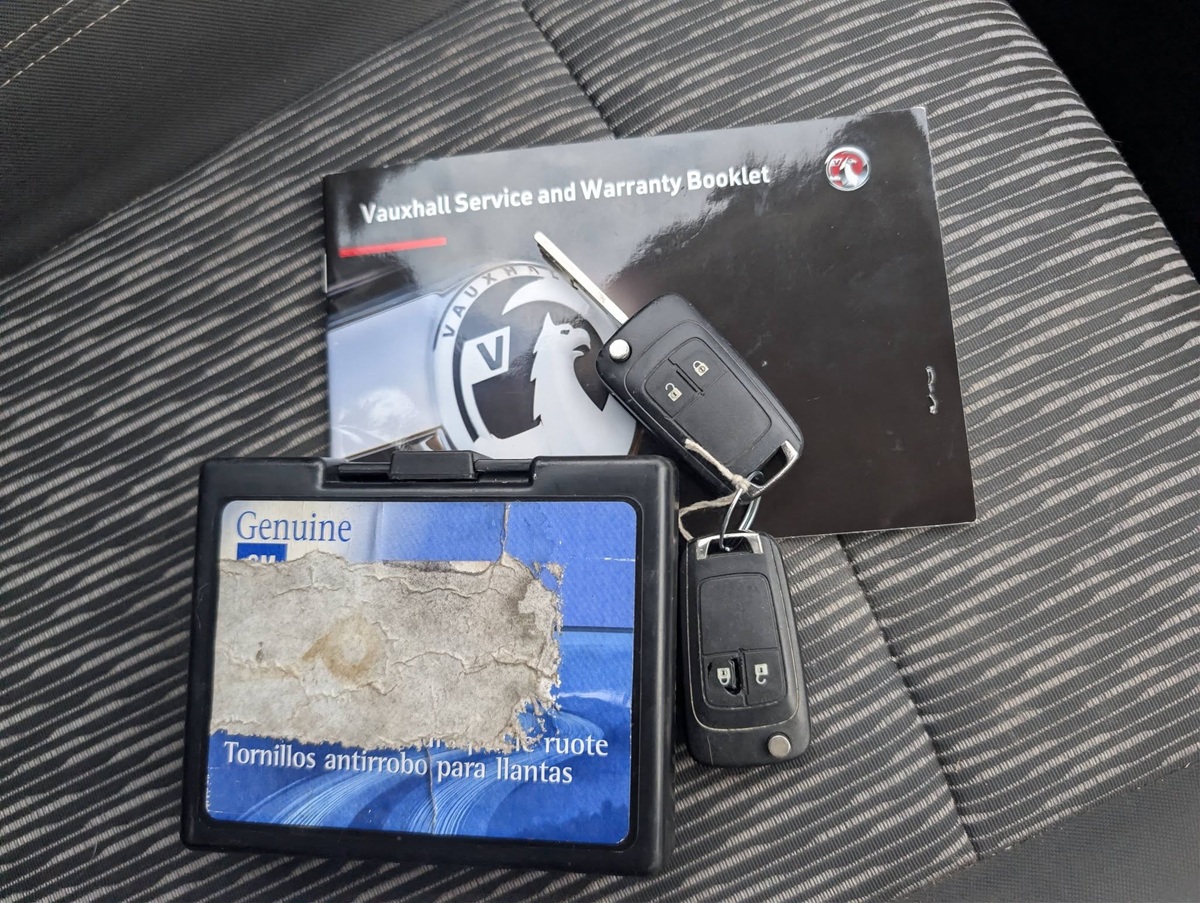 								Vauxhall Mokka Exclusiv 1.6 full									
