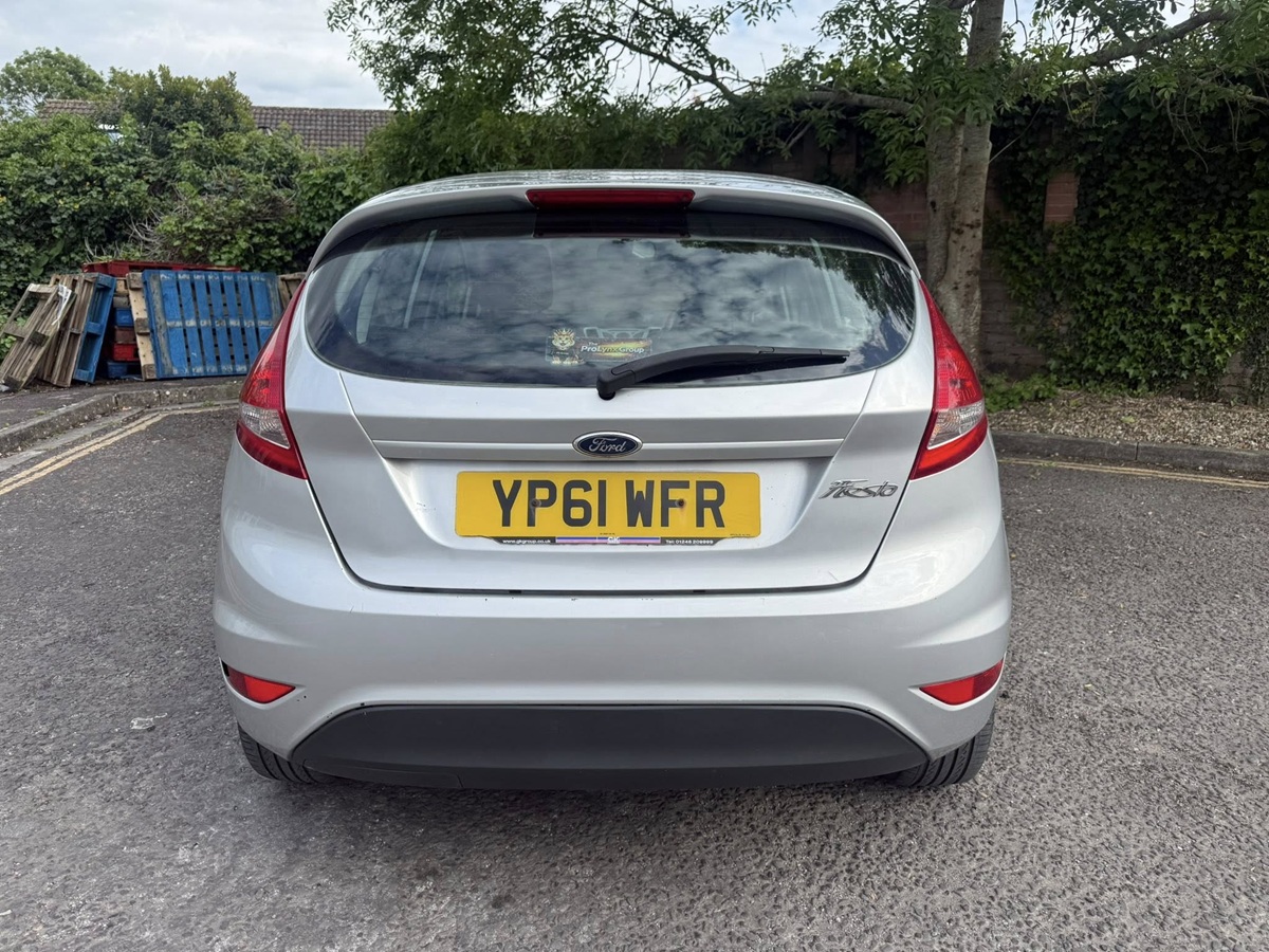 								Ford Fiesta Edge 1.4 full									