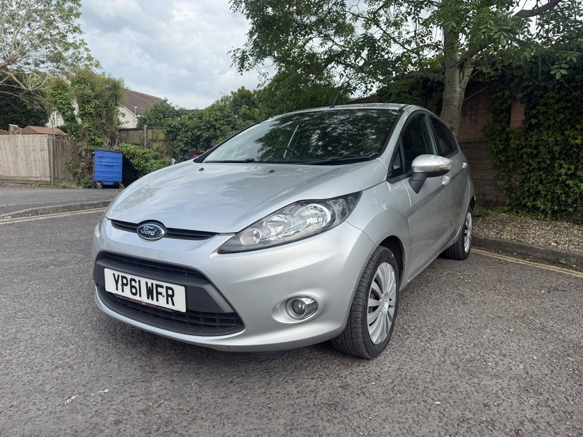 								Ford Fiesta Edge 1.4 full									