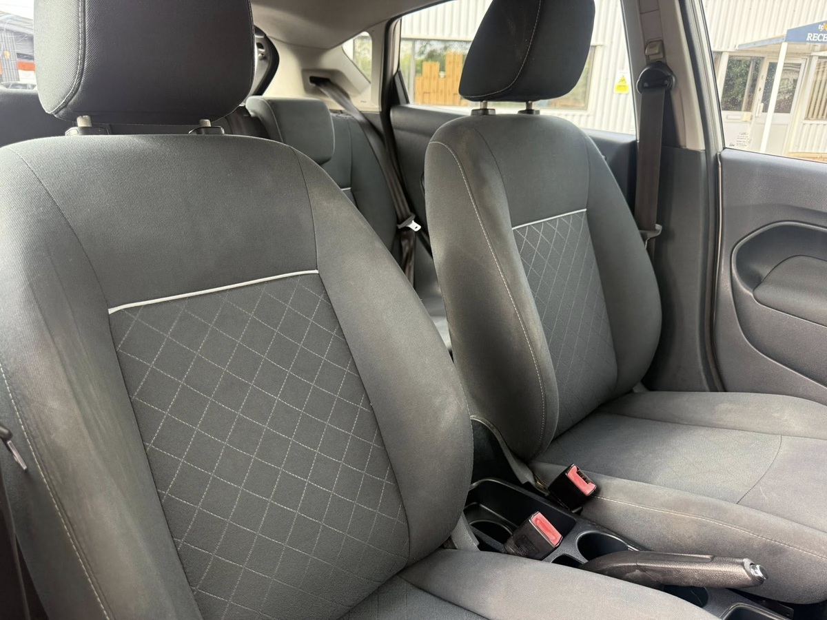 								Ford Fiesta Edge 1.4 full									