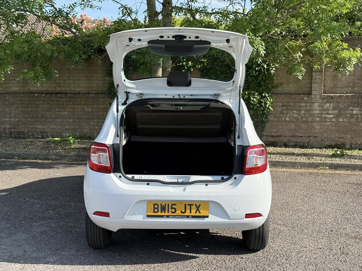 								Dacia Sandero Ambiance 1.2 full									