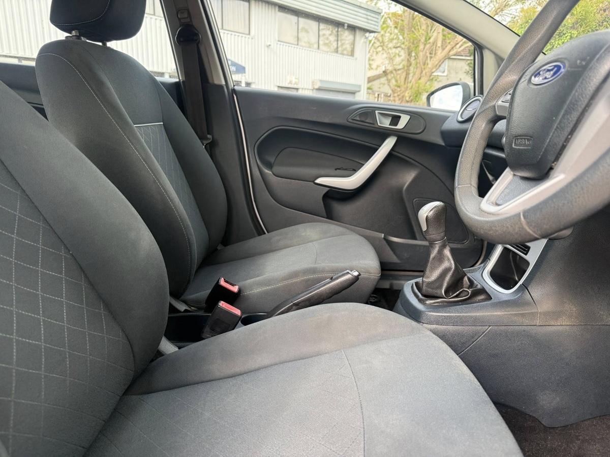 								Ford Fiesta Edge 1.4 full									