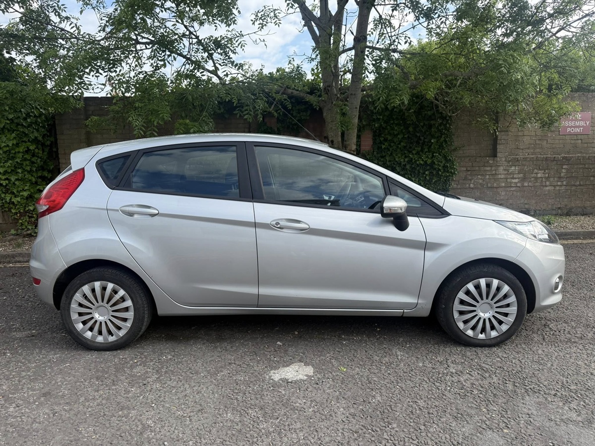 								Ford Fiesta Edge 1.4 full									