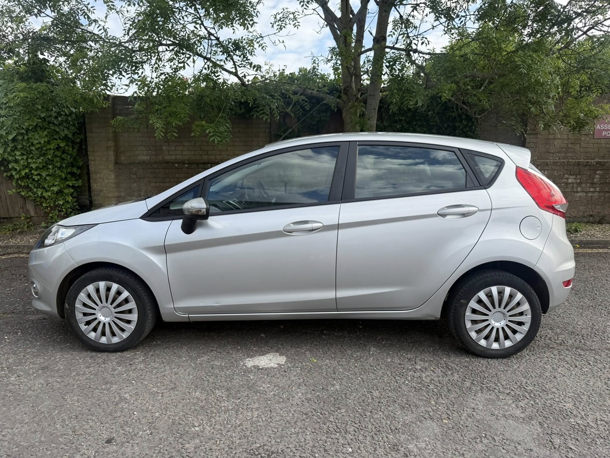 								Ford Fiesta Edge 1.4 full									