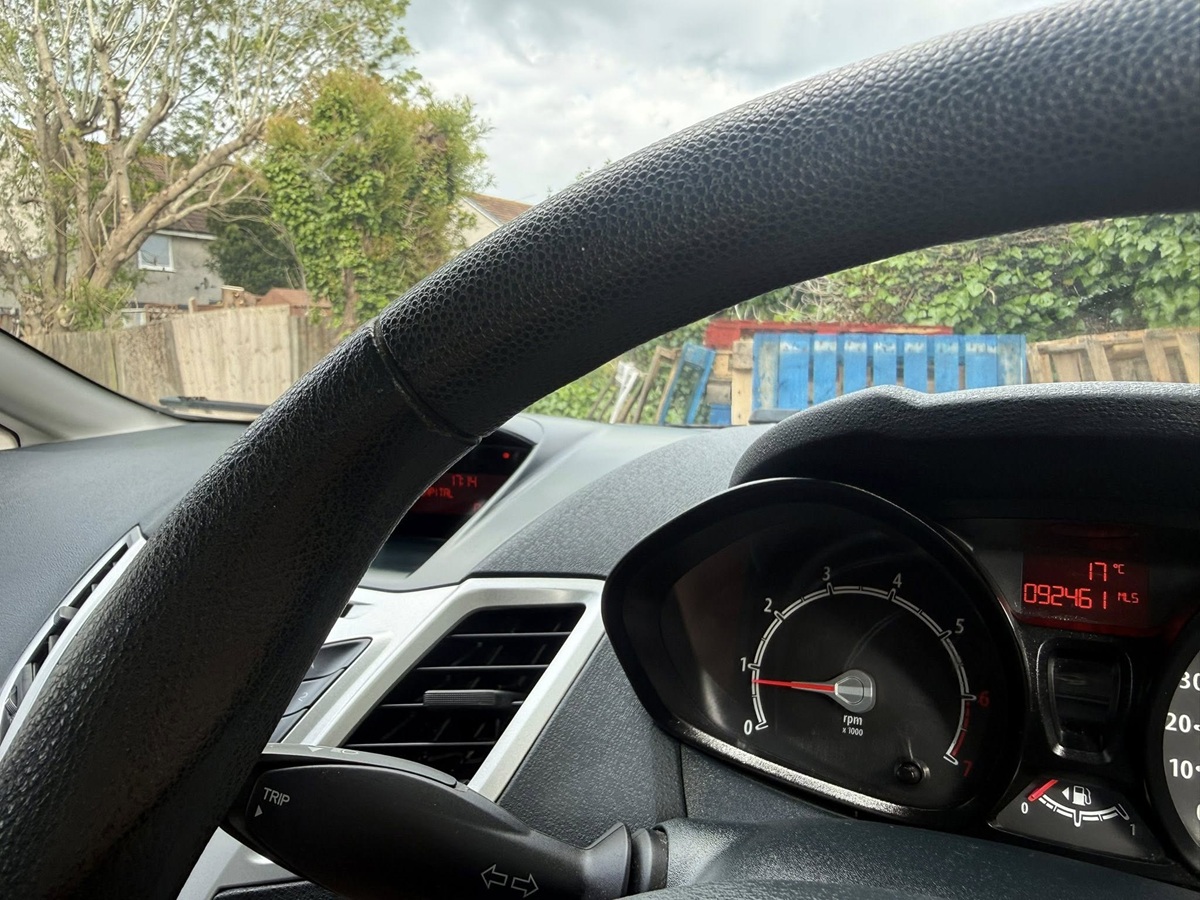 								Ford Fiesta Edge 1.4 full									