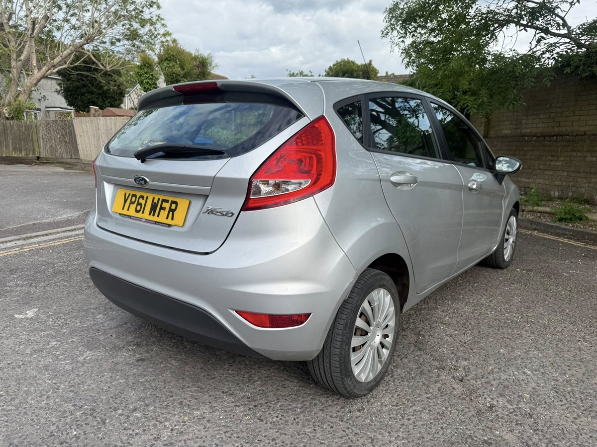 								Ford Fiesta Edge 1.4 full									