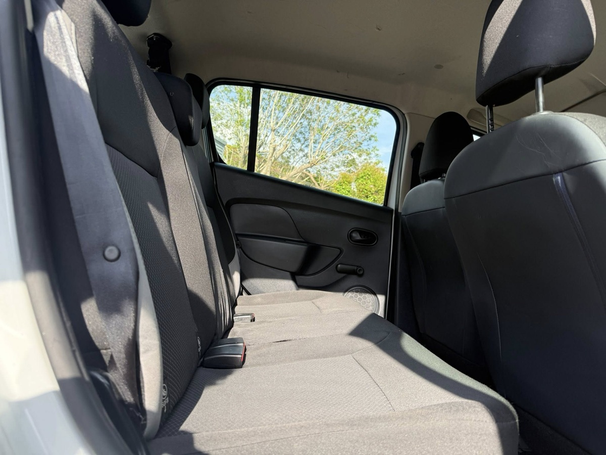 								Dacia Sandero Ambiance 1.2 full									