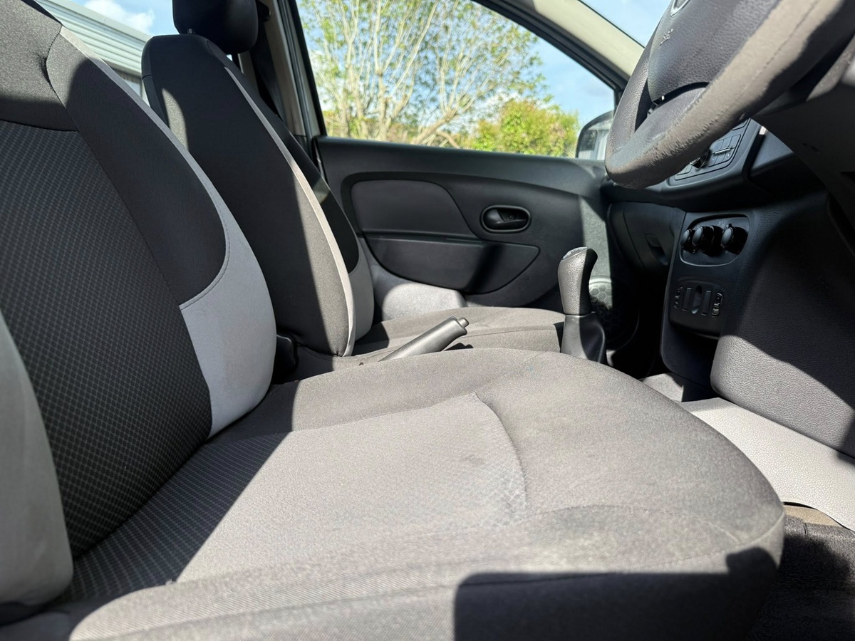 								Dacia Sandero Ambiance 1.2 full									