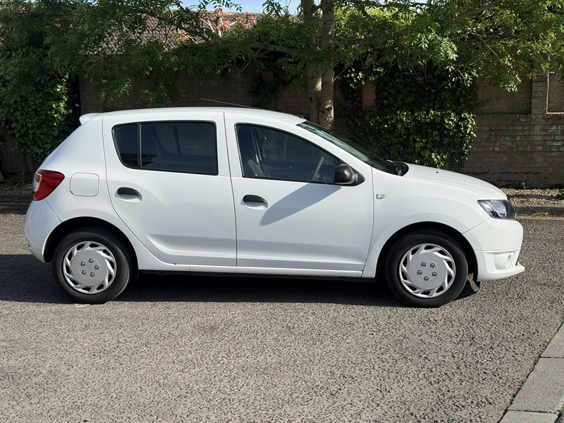 								Dacia Sandero Ambiance 1.2 full									