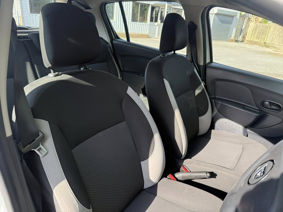 								Dacia Sandero Ambiance 1.2 full									