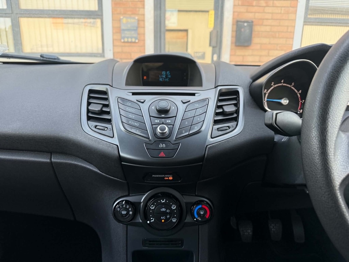 								Ford Fiesta Style 1.25 full									