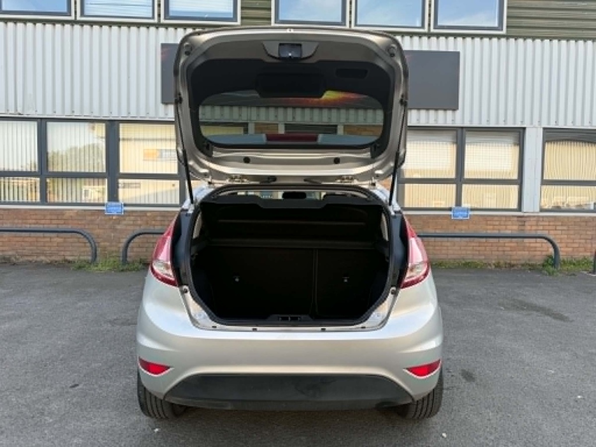 								Ford Fiesta Style 1.25 full									