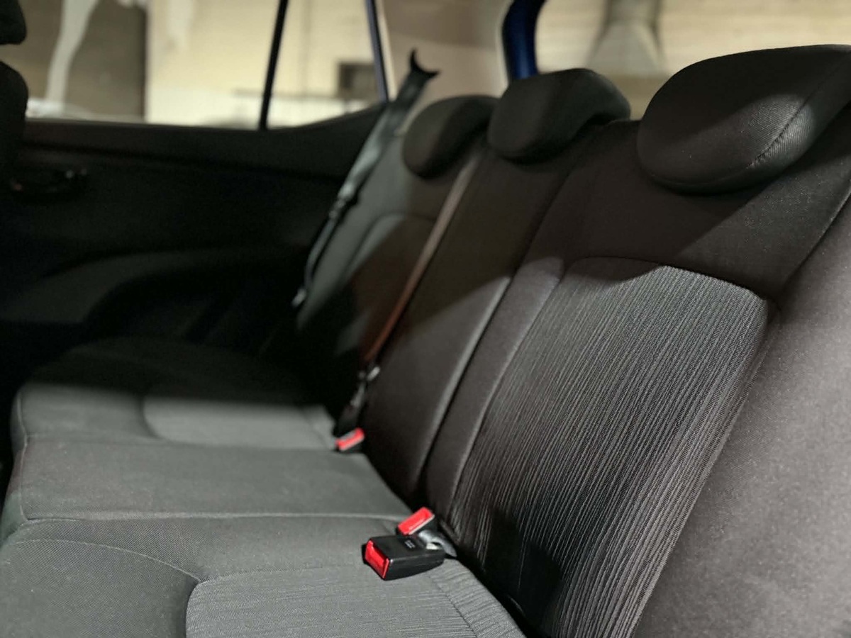 								Hyundai i10 Active 1.2 full									