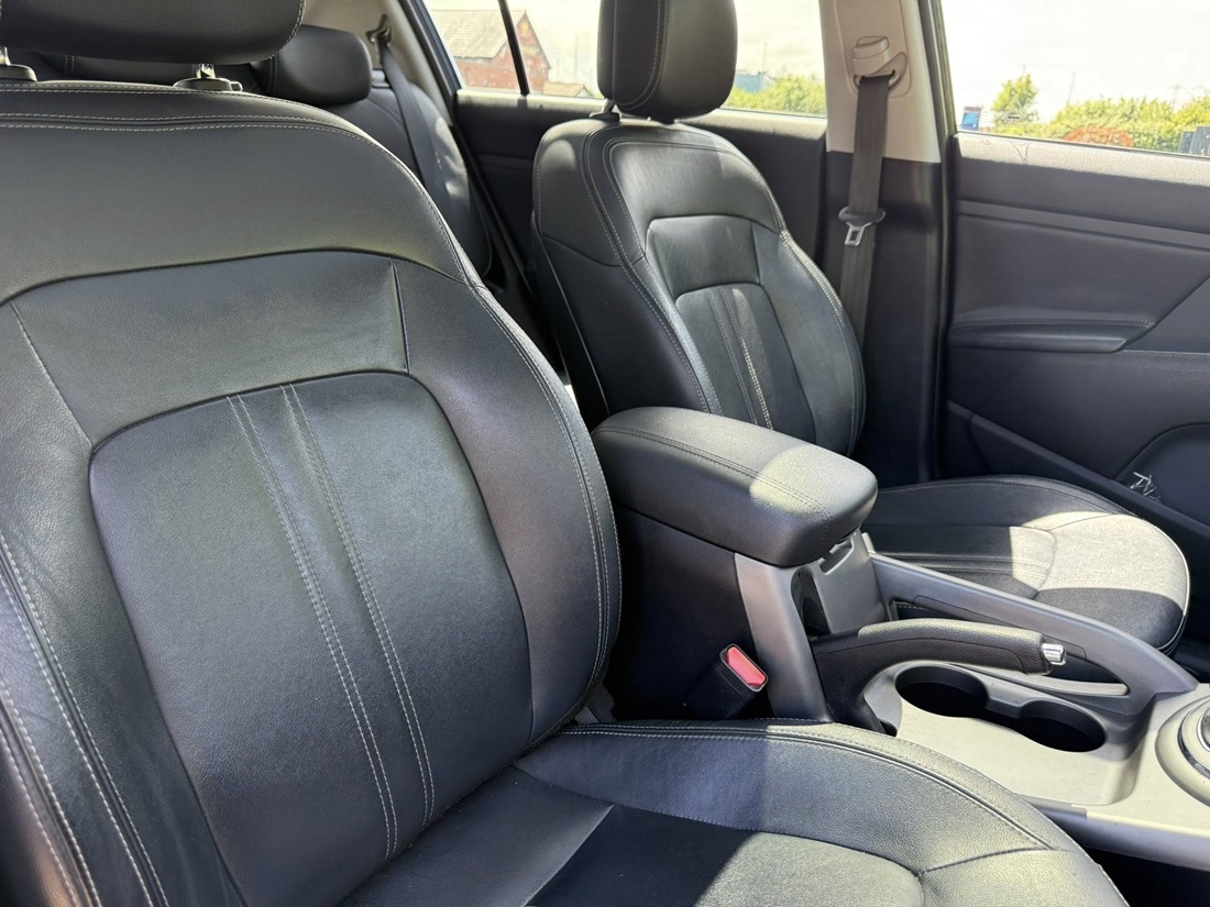 								Kia Sportage KX-4 2.0 full									