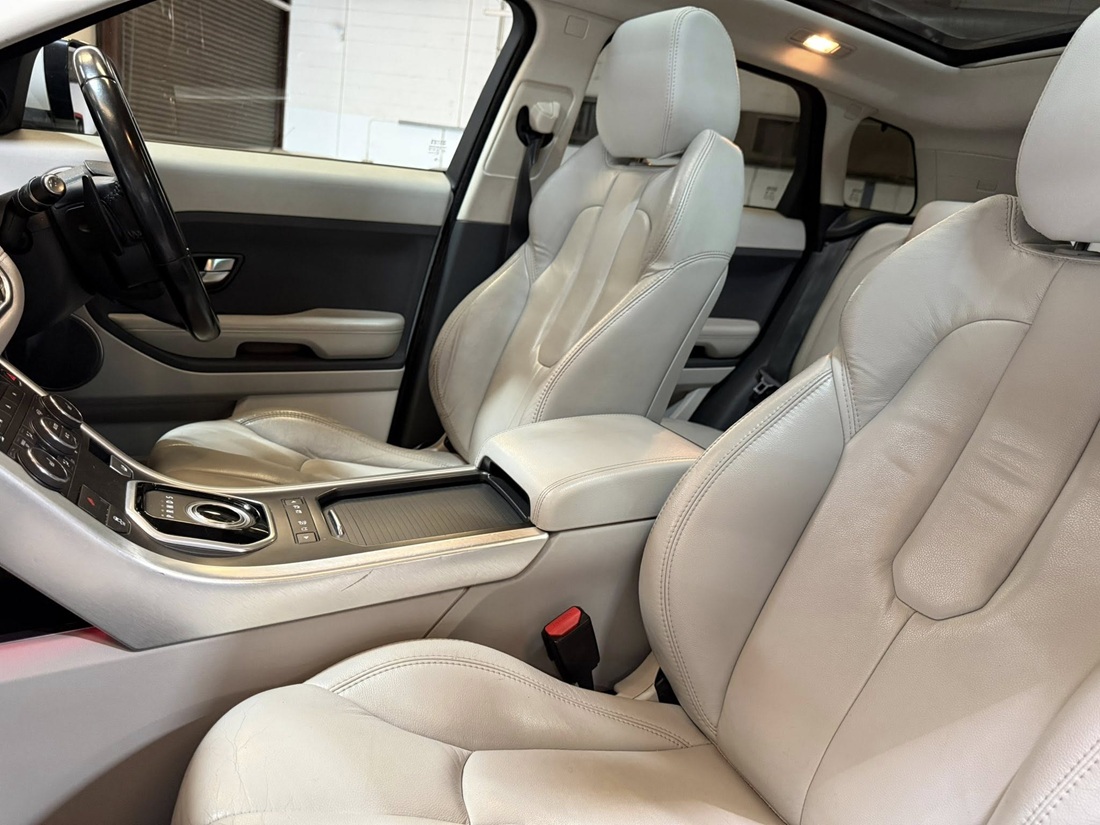 								Range Rover Evoque Pure SD4 full									