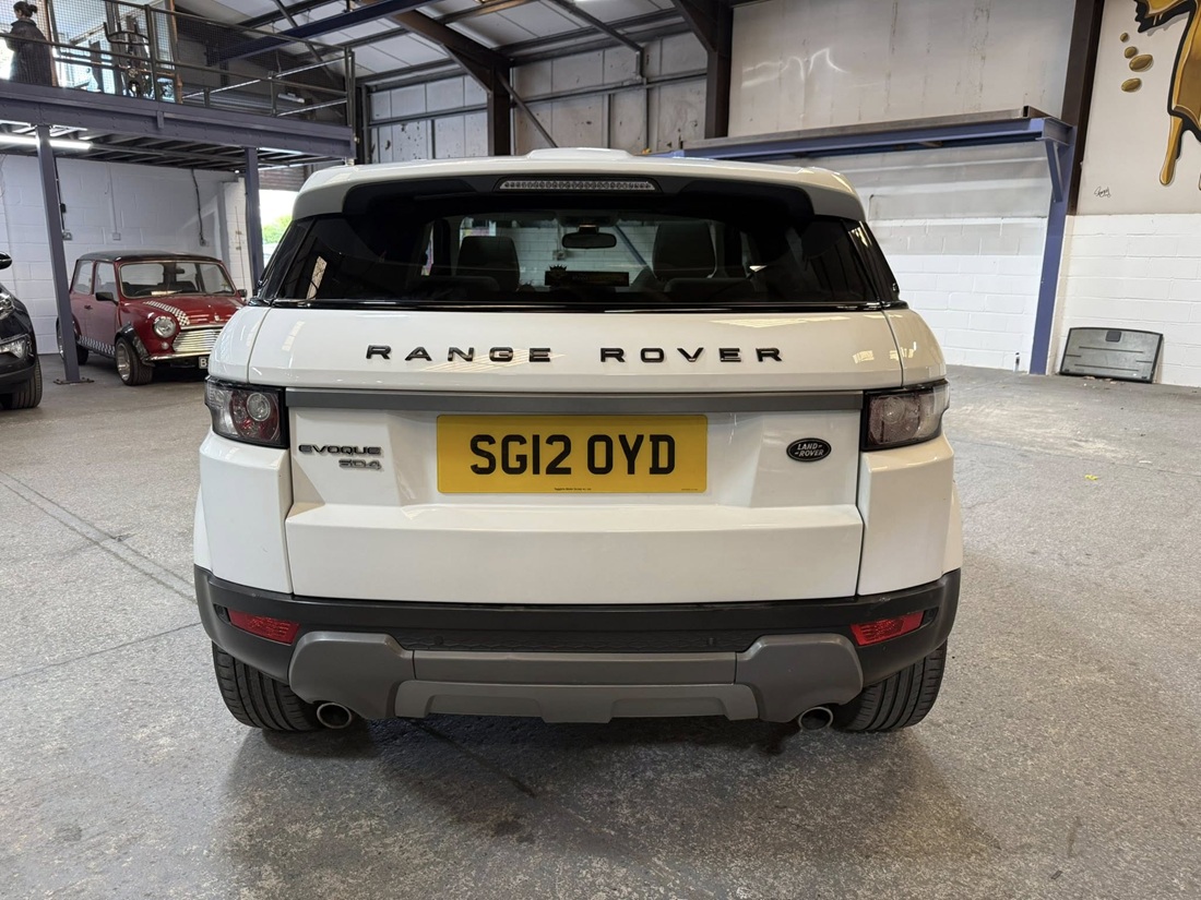 								Range Rover Evoque Pure SD4 full									
