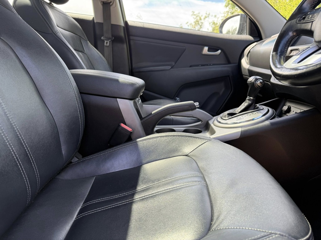 								Kia Sportage KX-4 2.0 full									