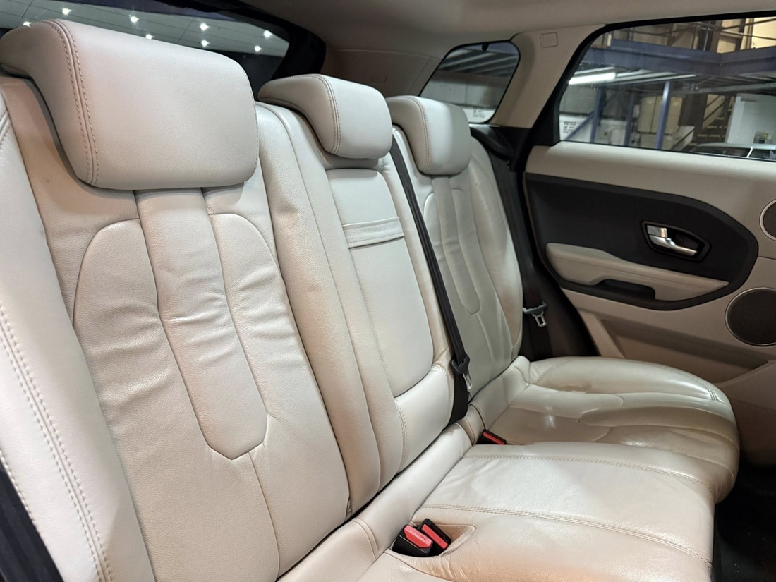 								Range Rover Evoque Pure SD4 full									