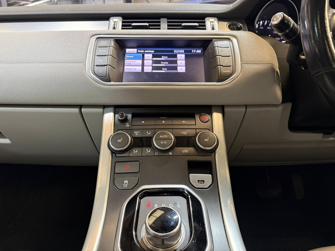 								Range Rover Evoque Pure SD4 full									