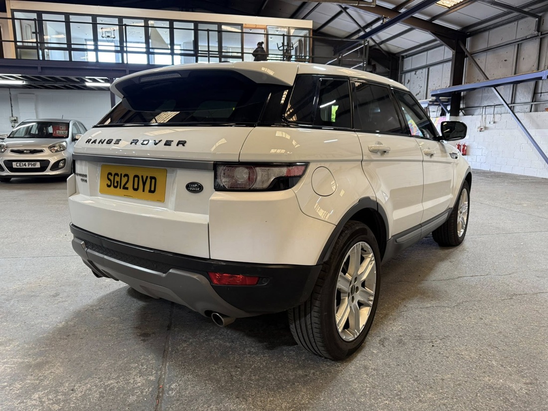 								Range Rover Evoque Pure SD4 full									