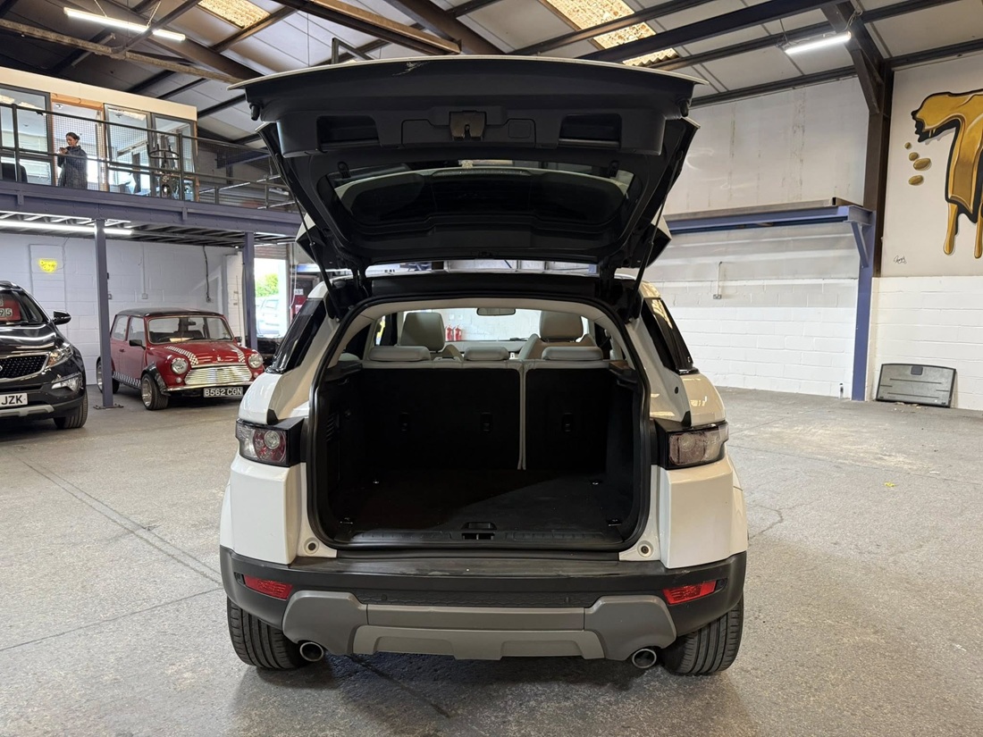 								Range Rover Evoque Pure SD4 full									