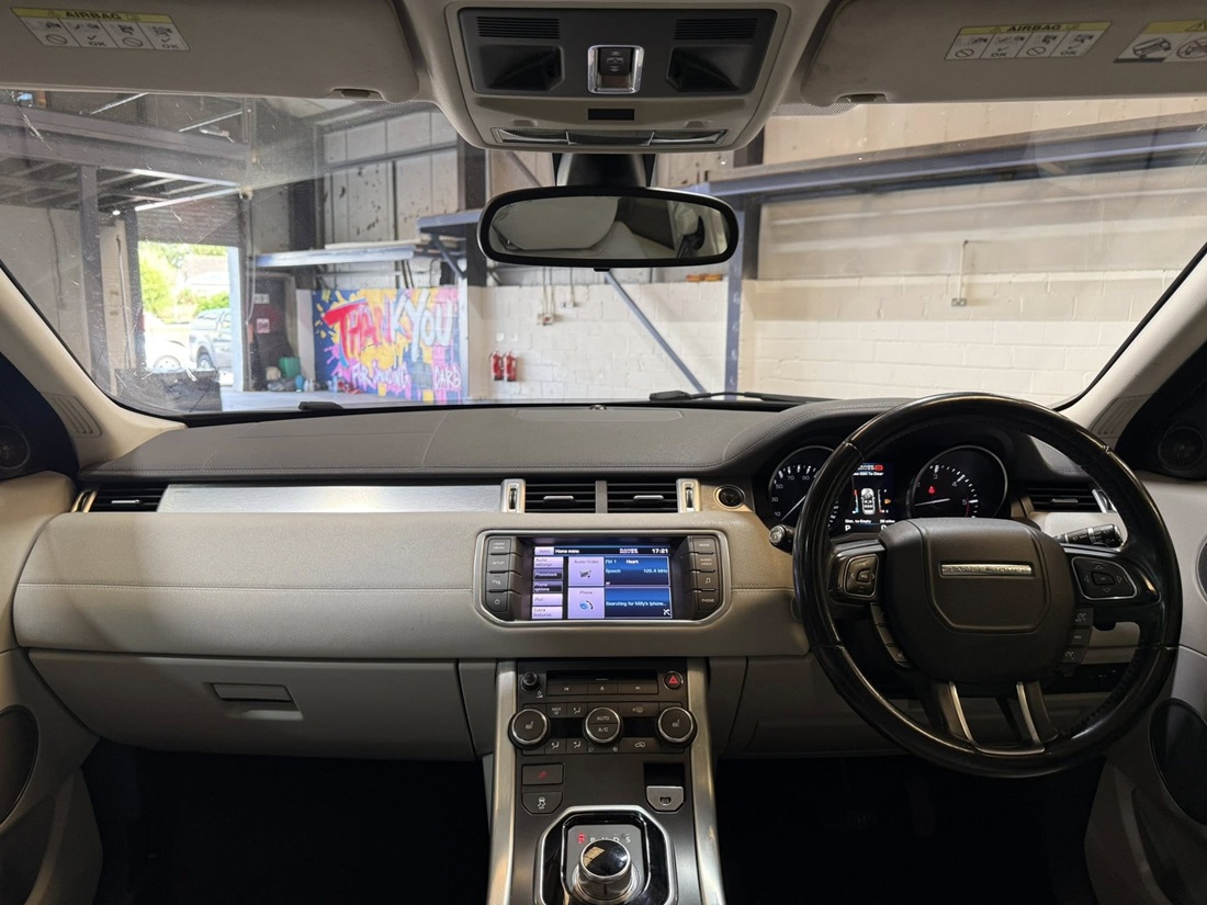 								Range Rover Evoque Pure SD4 full									