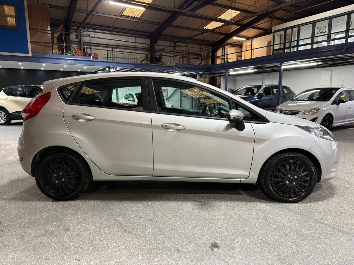 								Ford Fiesta Edge 1.25 full									