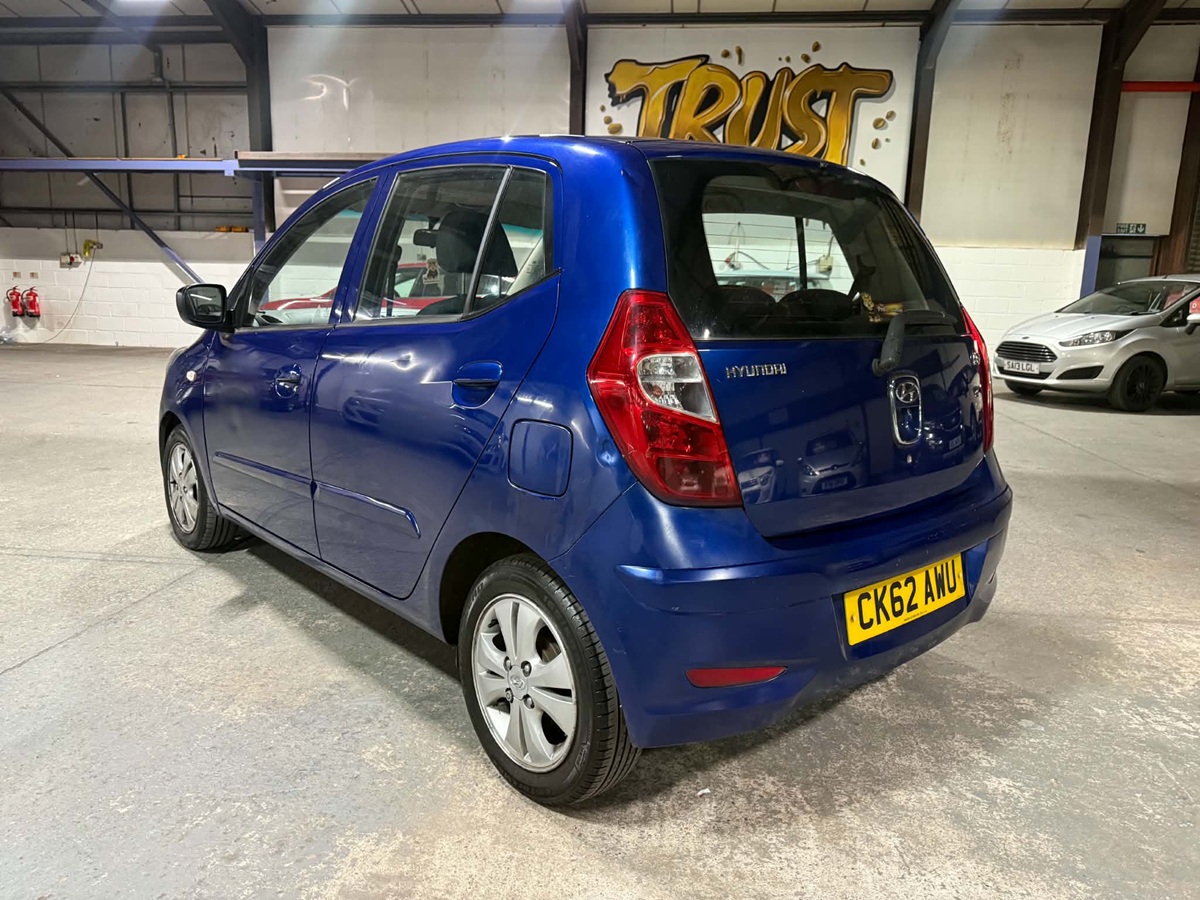 								Hyundai i10 Active 1.2 full									