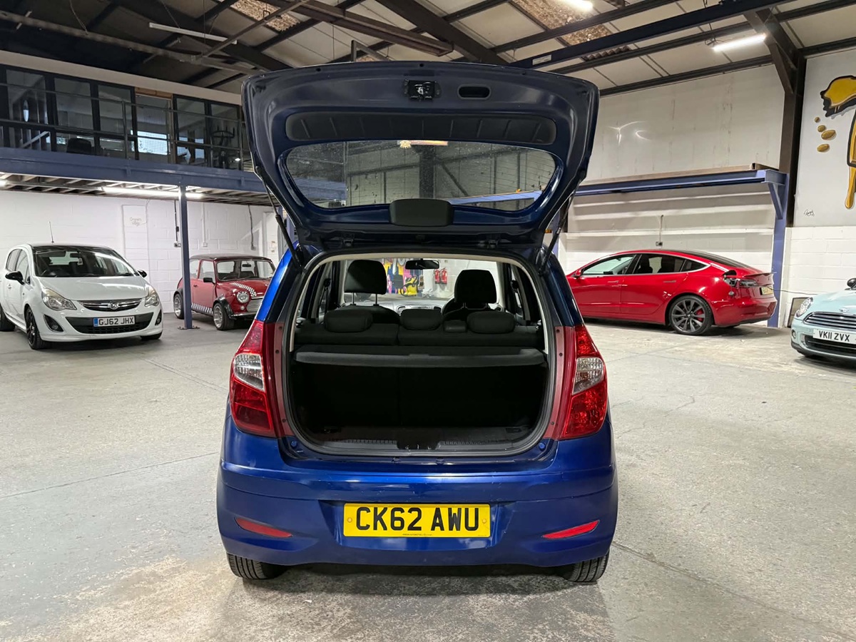 								Hyundai i10 Active 1.2 full									