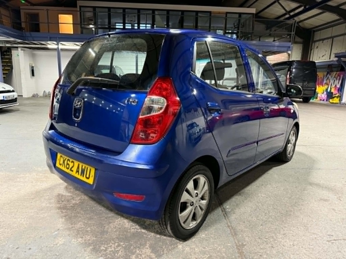 								Hyundai i10 Active 1.2 full									
