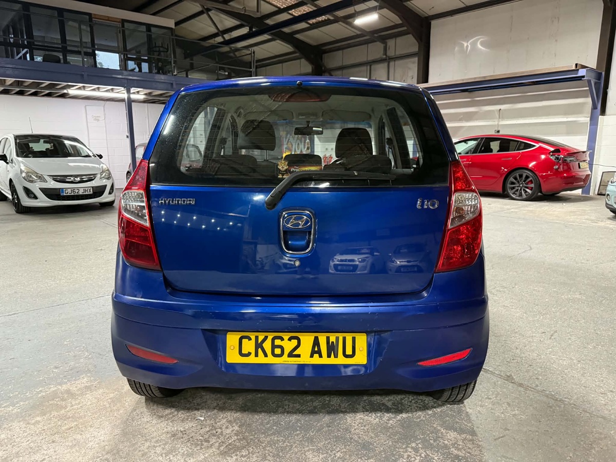 								Hyundai i10 Active 1.2 full									