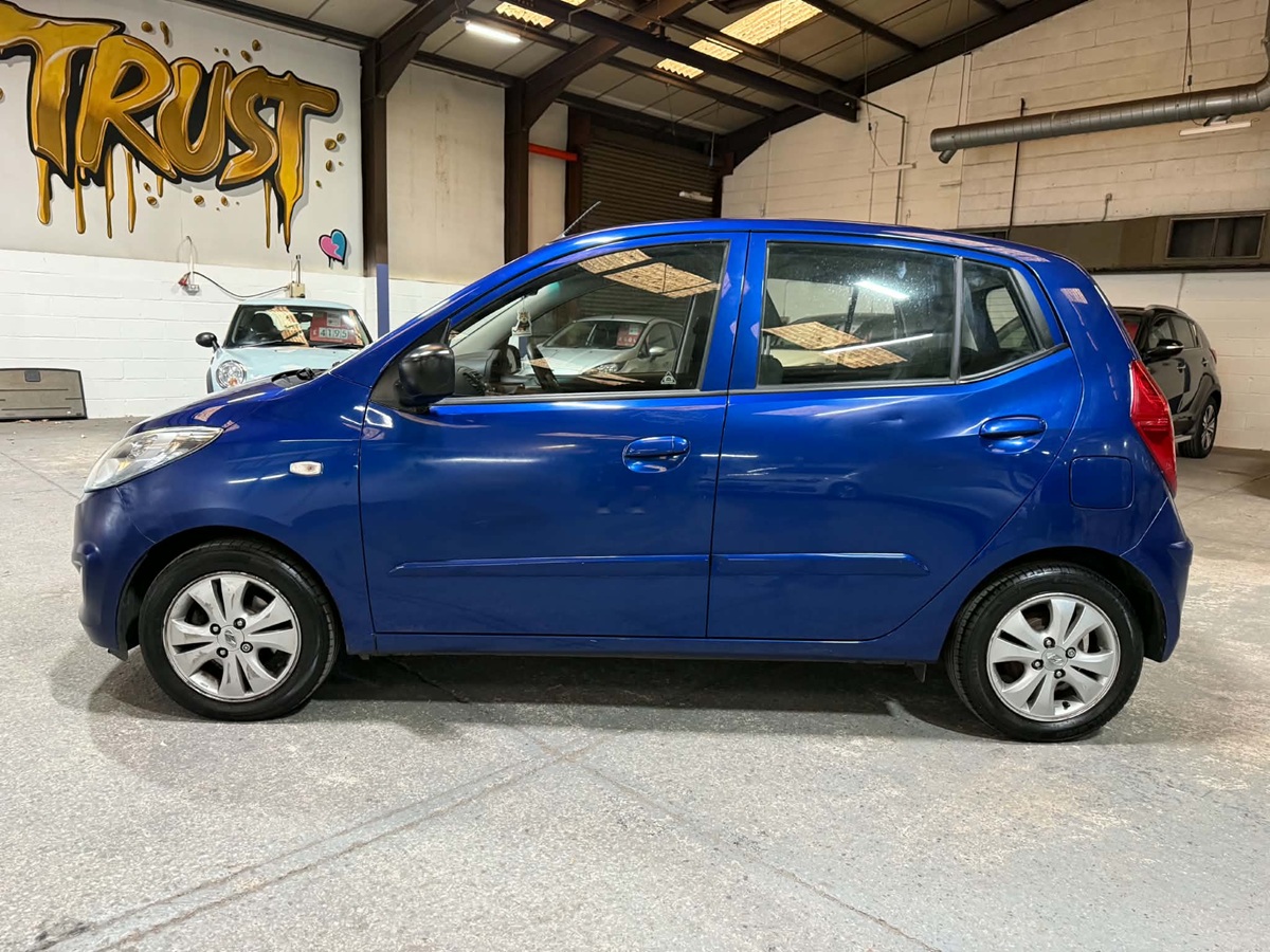 								Hyundai i10 Active 1.2 full									