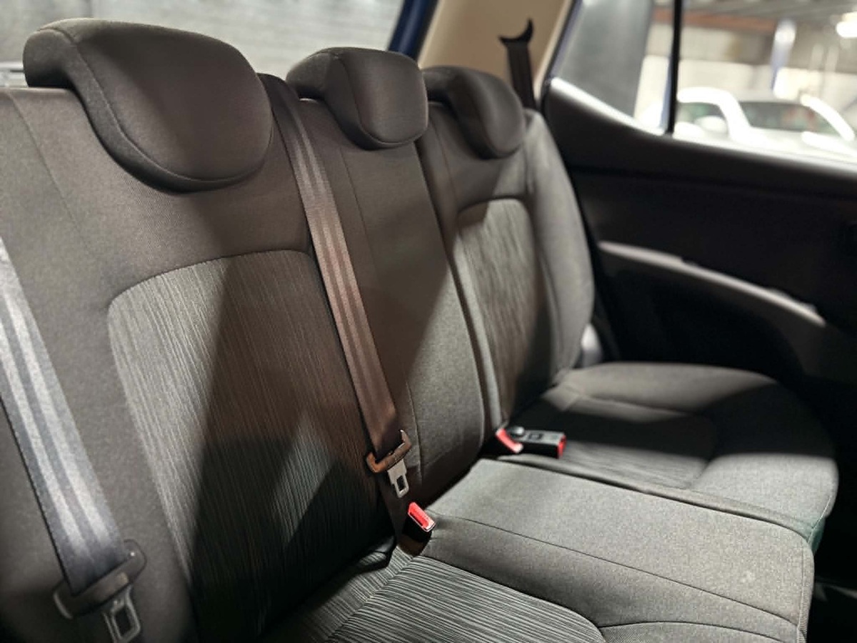 								Hyundai i10 Active 1.2 full									