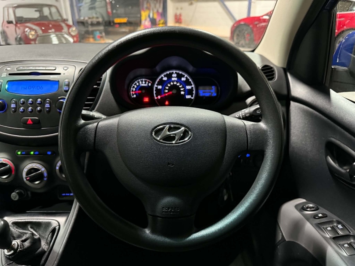 								Hyundai i10 Active 1.2 full									