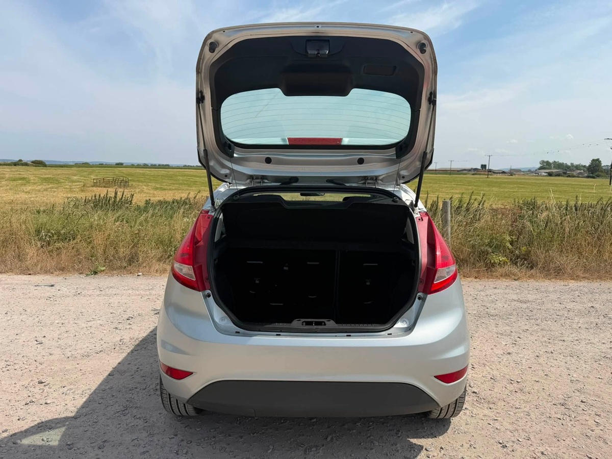 								Ford Fiesta Edge full									