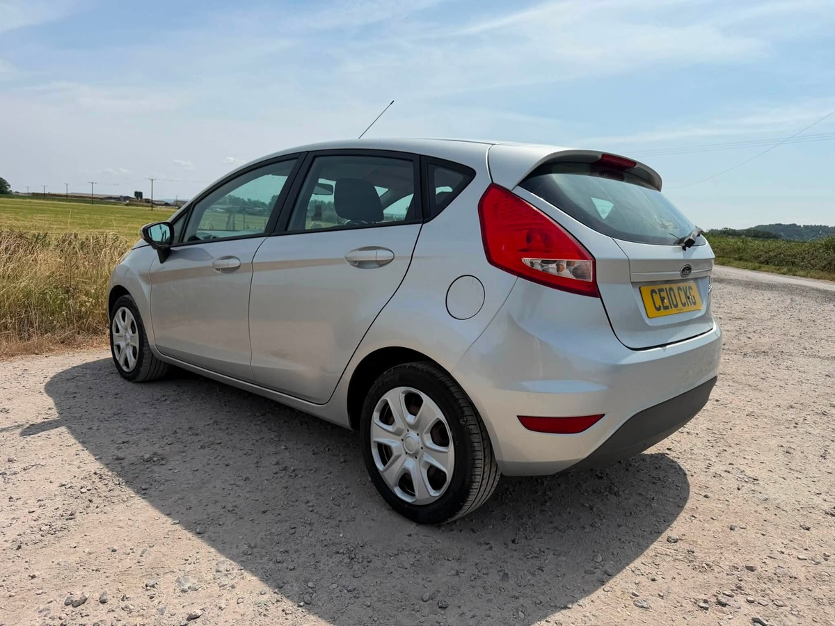 								Ford Fiesta Edge full									