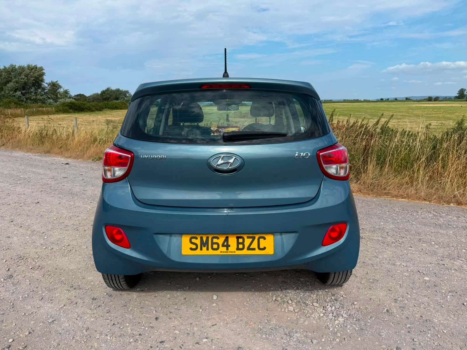 								Hyundai i10 SE full									