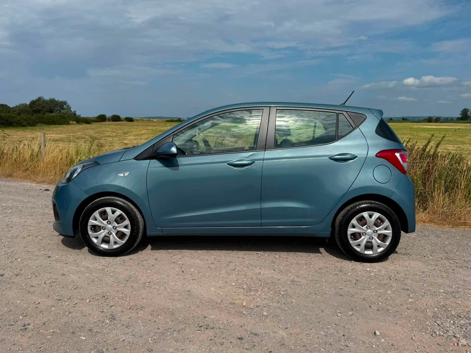 								Hyundai i10 SE full									