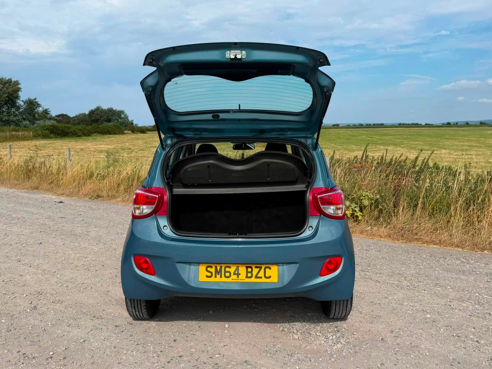 								Hyundai i10 SE full									