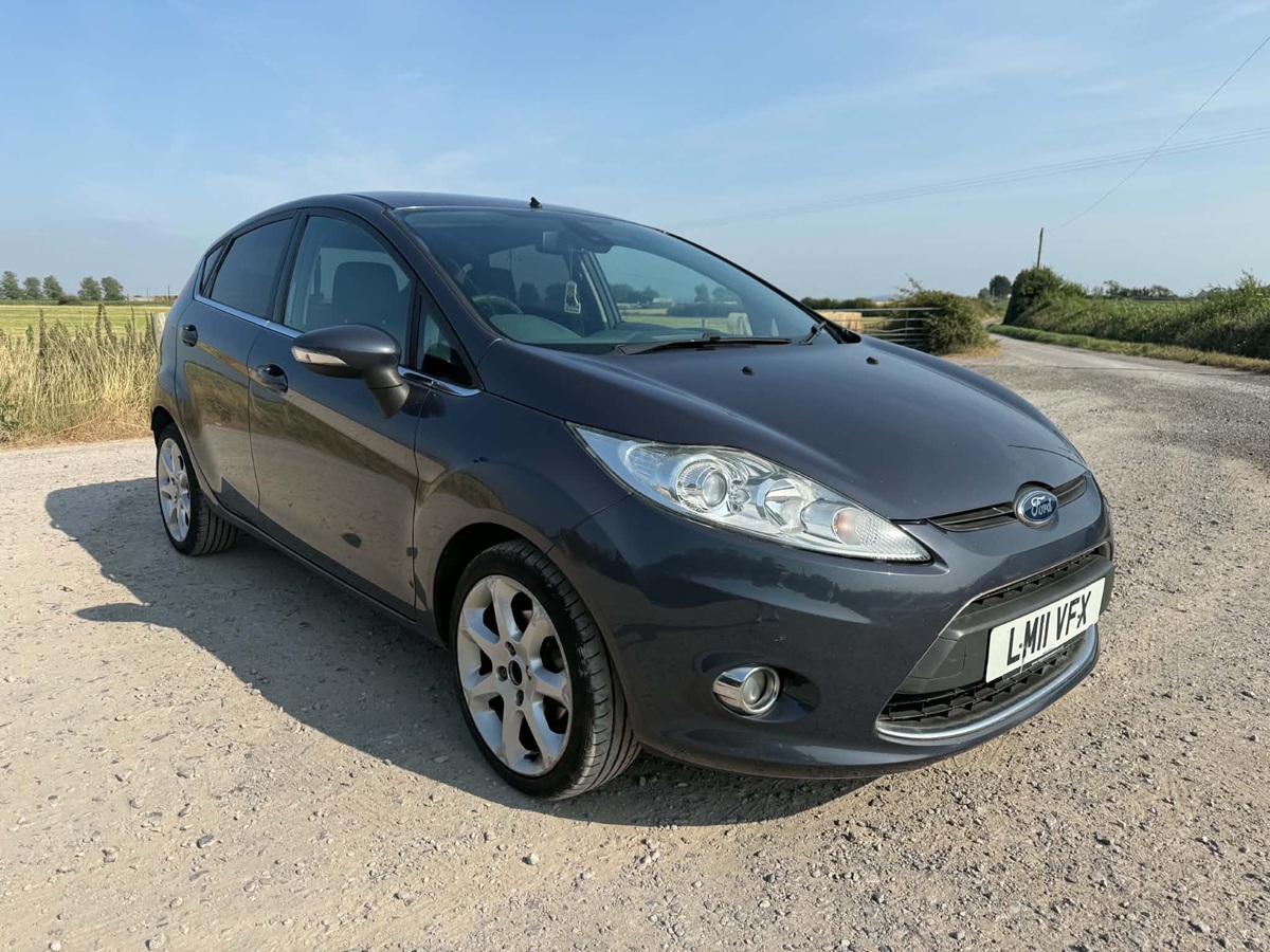 								Ford Fiesta Titanium full									