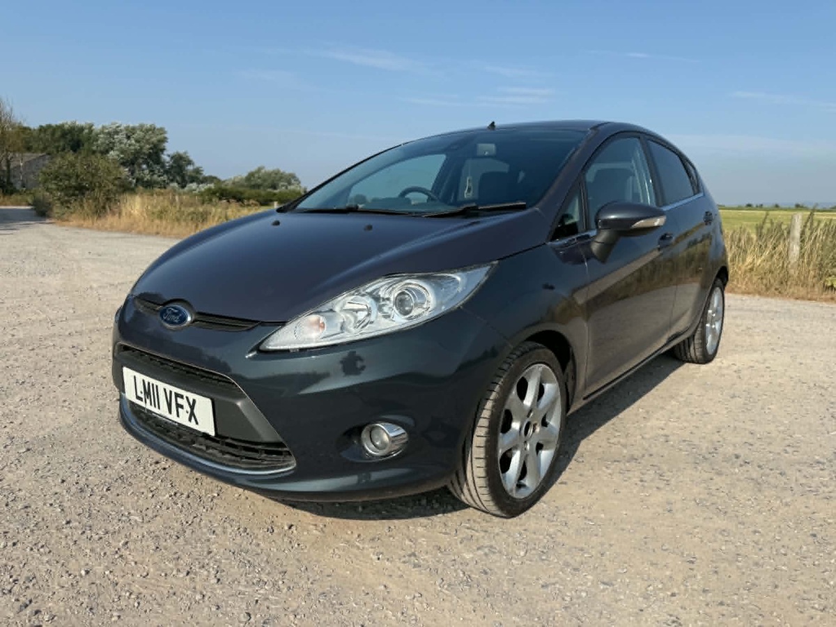 								Ford Fiesta Titanium full									