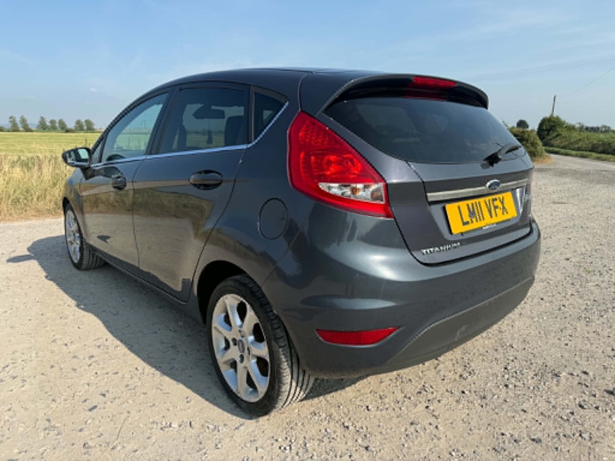 								Ford Fiesta Titanium full									