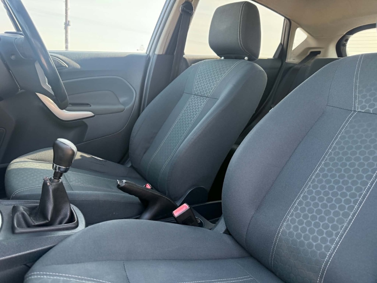 								Ford Fiesta Titanium full									