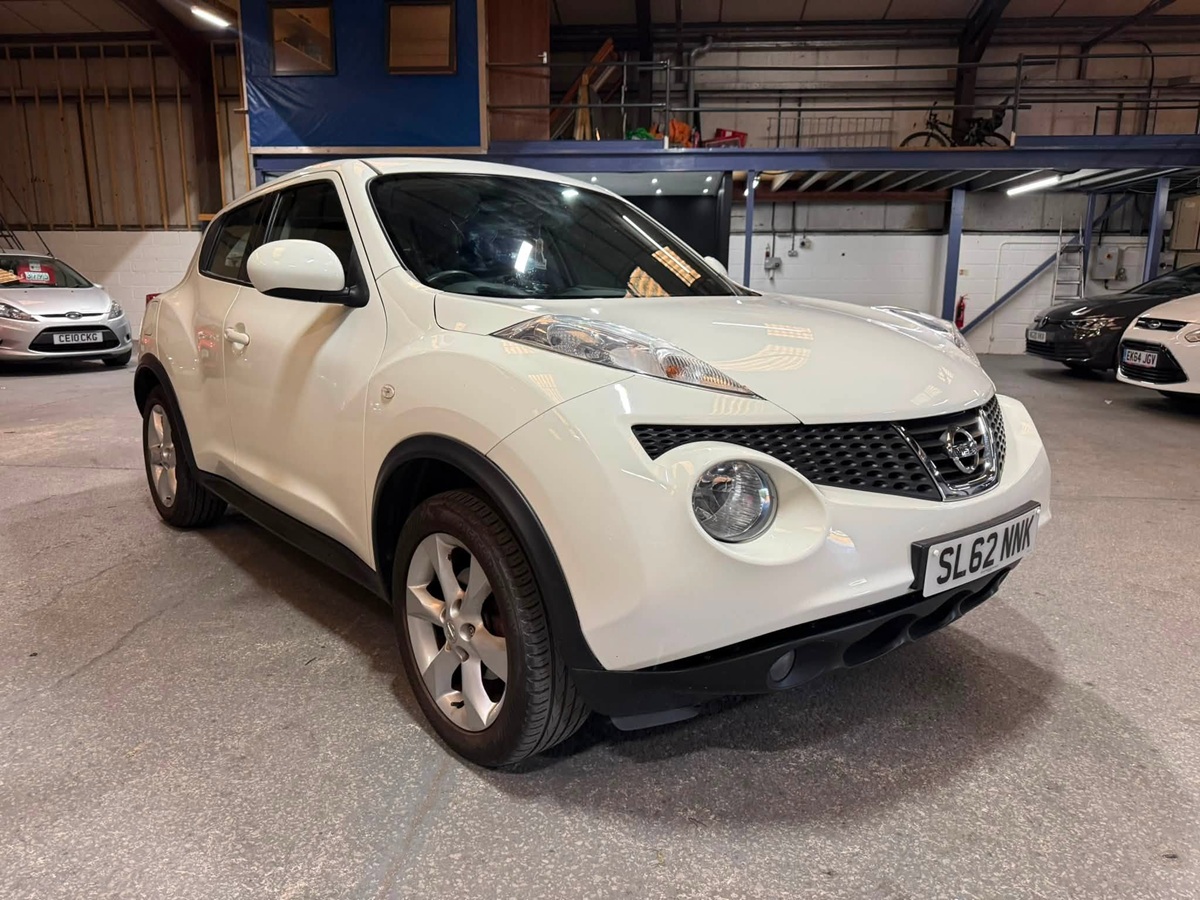 								Nissan Juke Acenta full									
