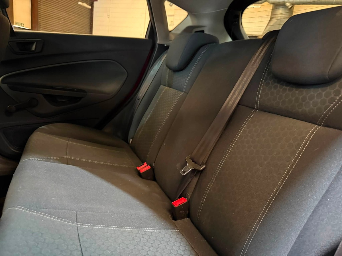 								Ford Fiesta Titanium full									