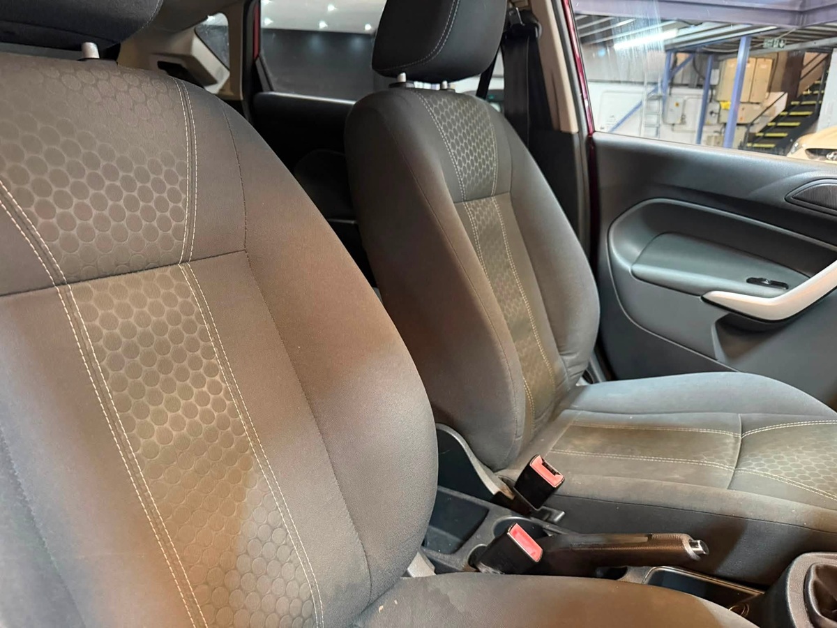 								Ford Fiesta Titanium full									