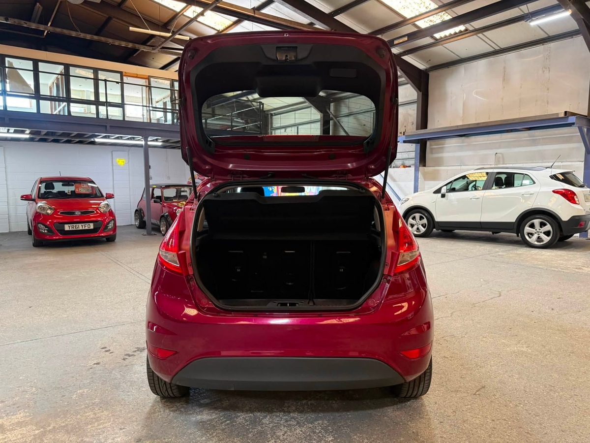 								Ford Fiesta Titanium full									