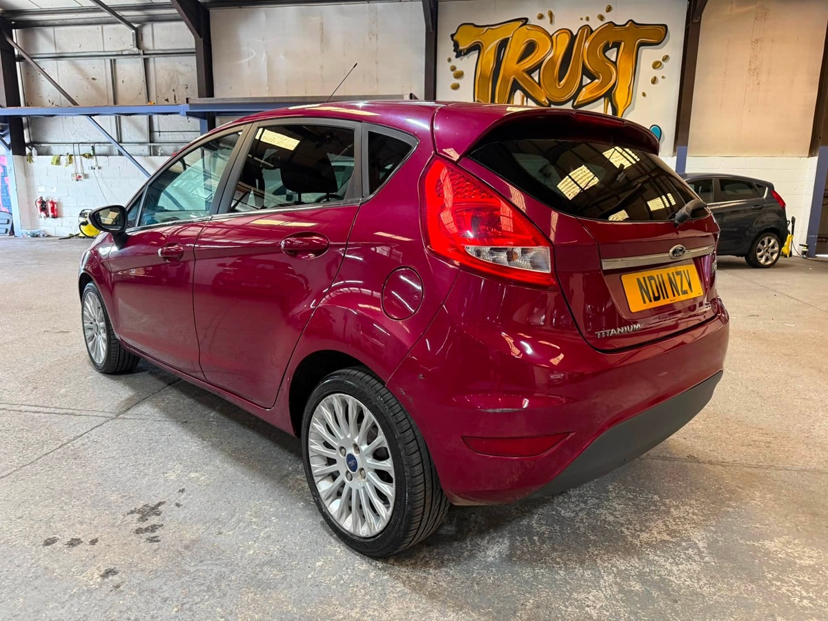 								Ford Fiesta Titanium full									
